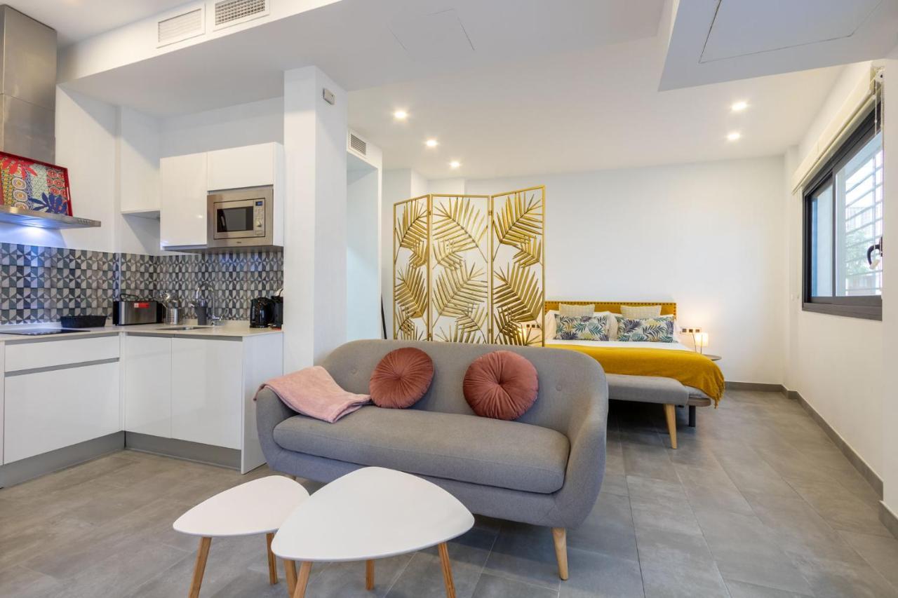 Nine O'Clock Castellar By Valcambre Apartment Seville Exterior photo